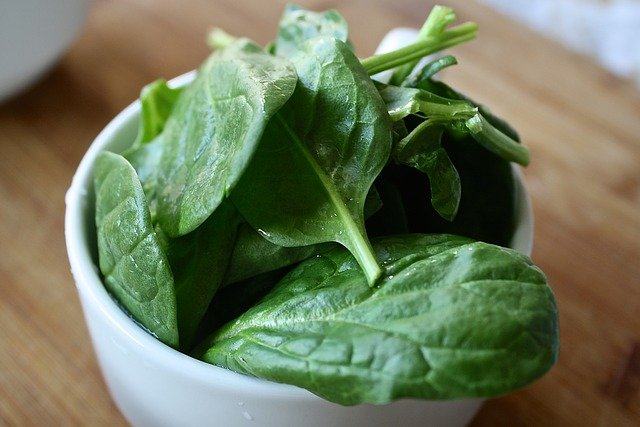 spinach is food with anti-inflammatory properties
